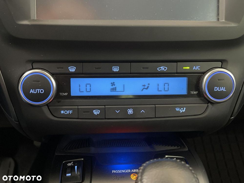 Toyota Avensis - 21