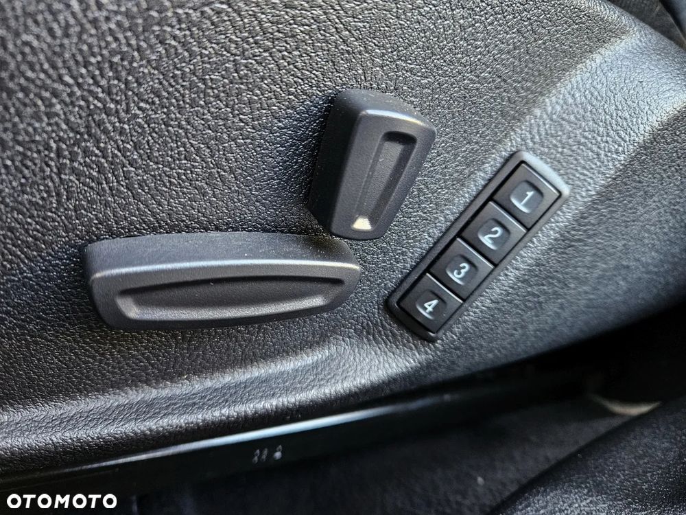 Ford Mondeo 1.6 Eco Boost Start-Stopp Titanium - 12