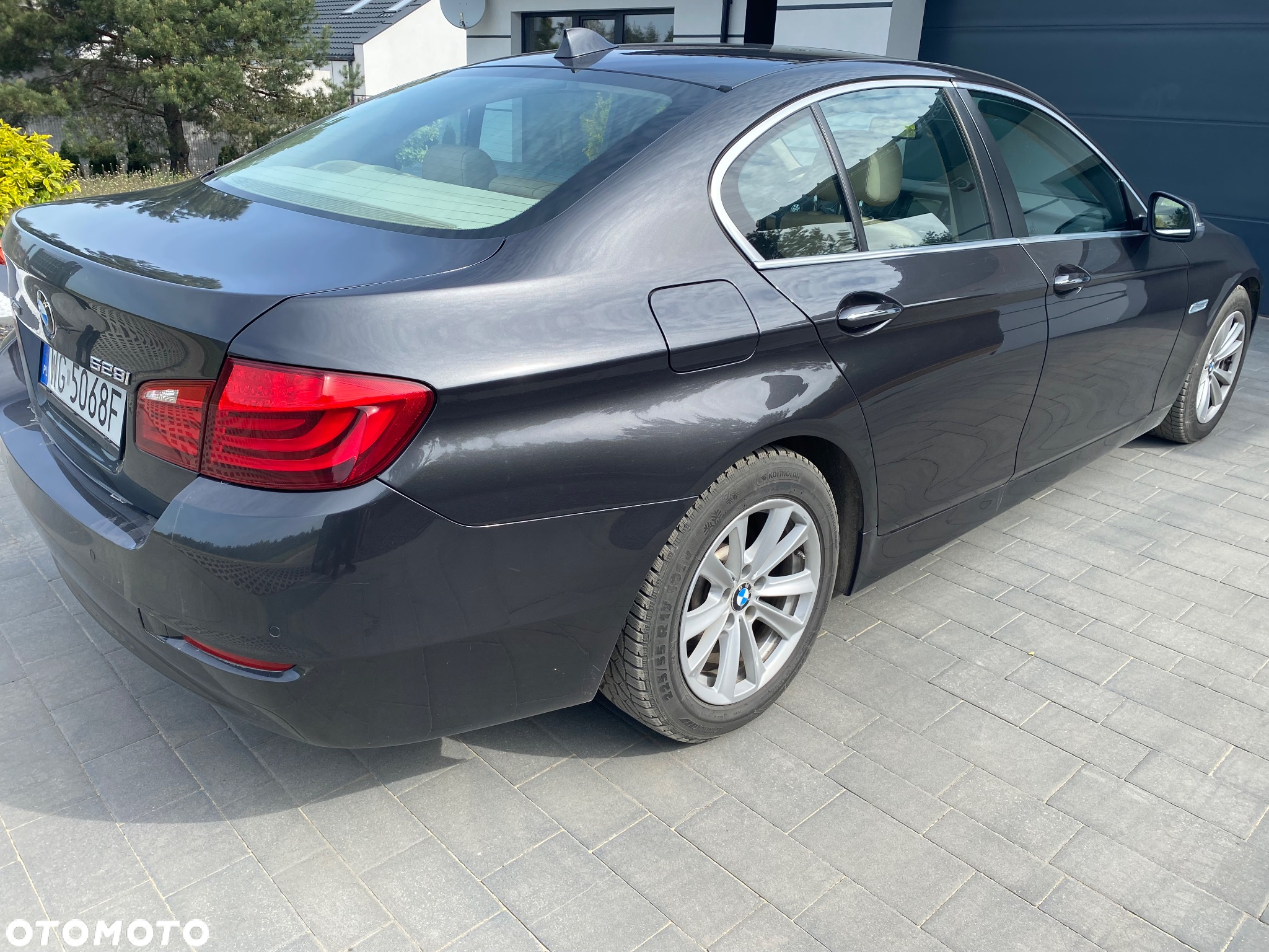 BMW Seria 5 528i xDrive - 28