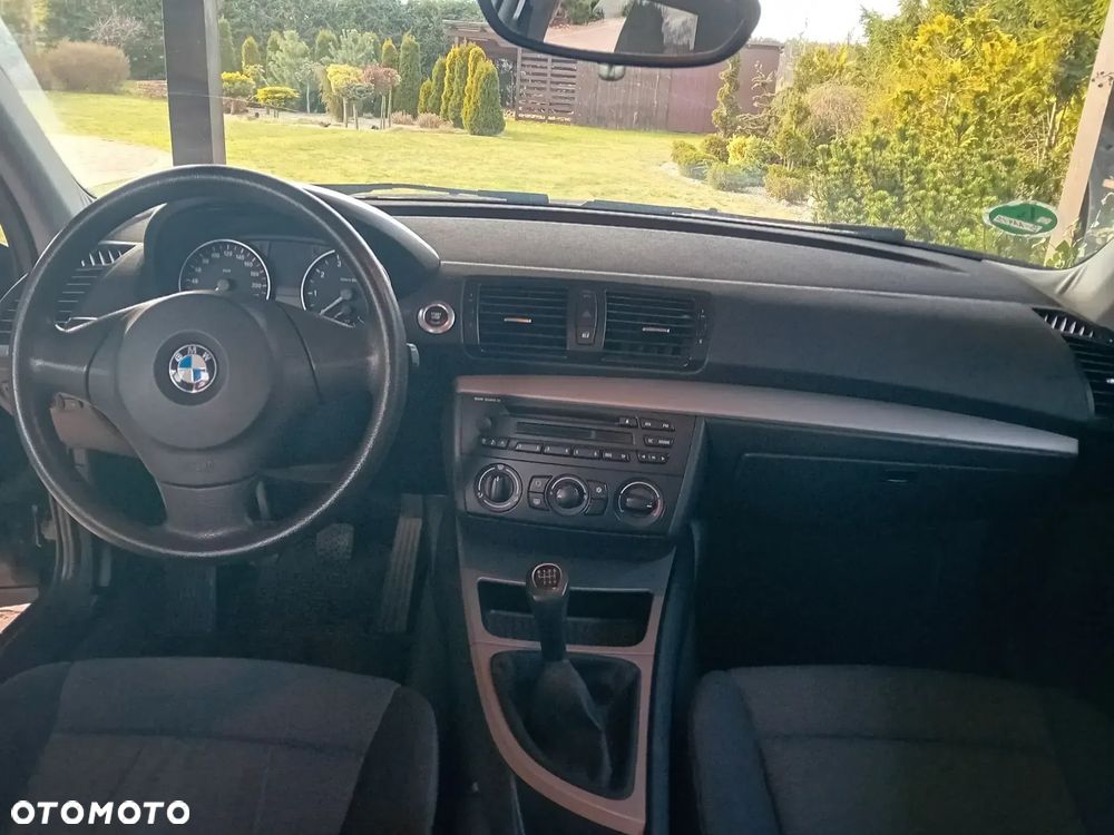 BMW Seria 1 116i - 8