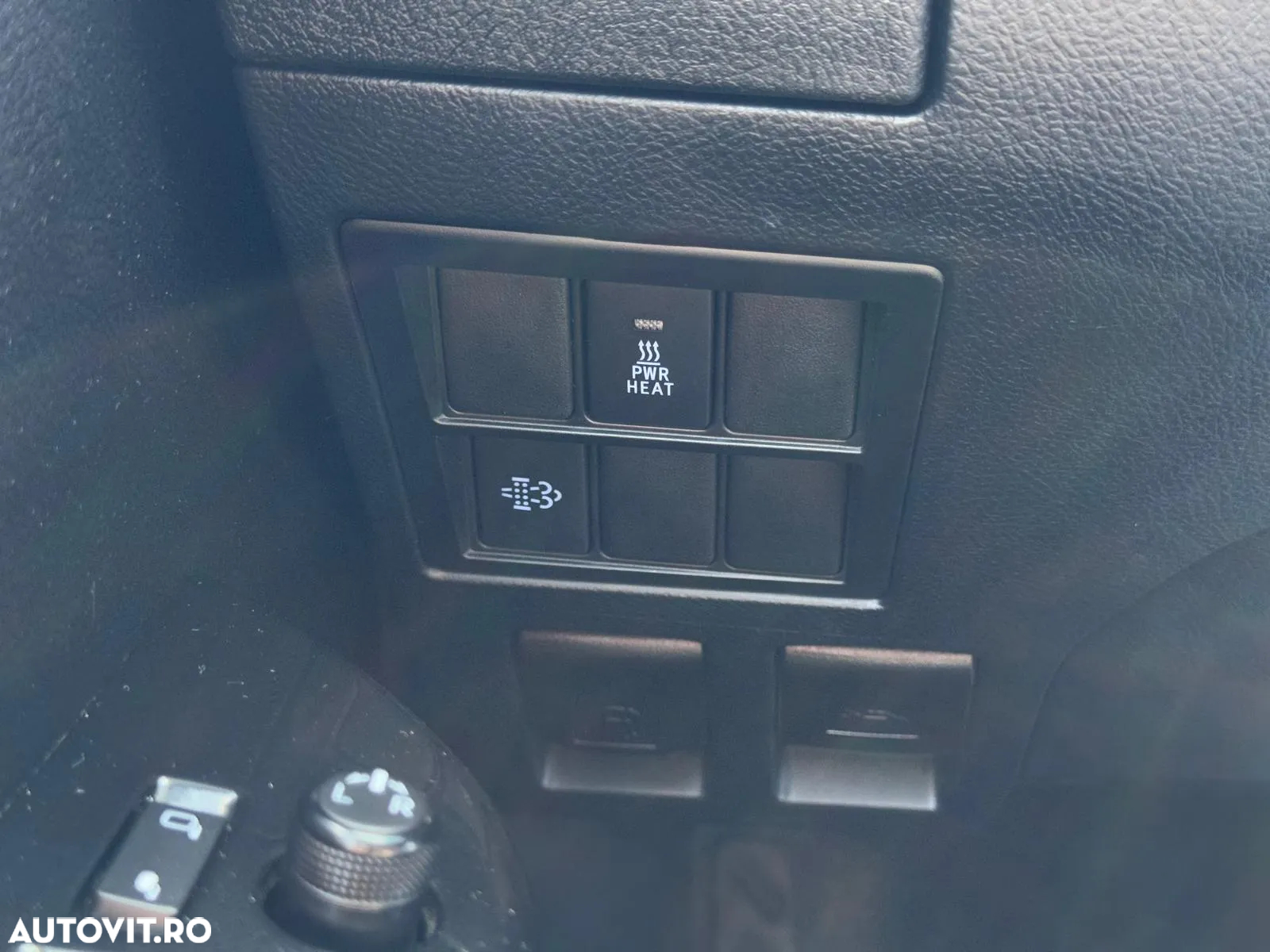 Toyota Hilux 2.4D 150CP 4x4 Double Cab AT Executive - 17