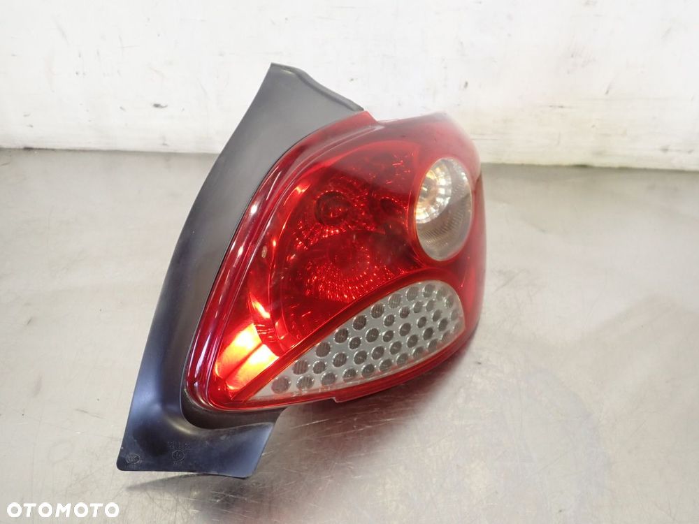 LAMPA PRAWA TYLNA PEUGEOT 207 - 6