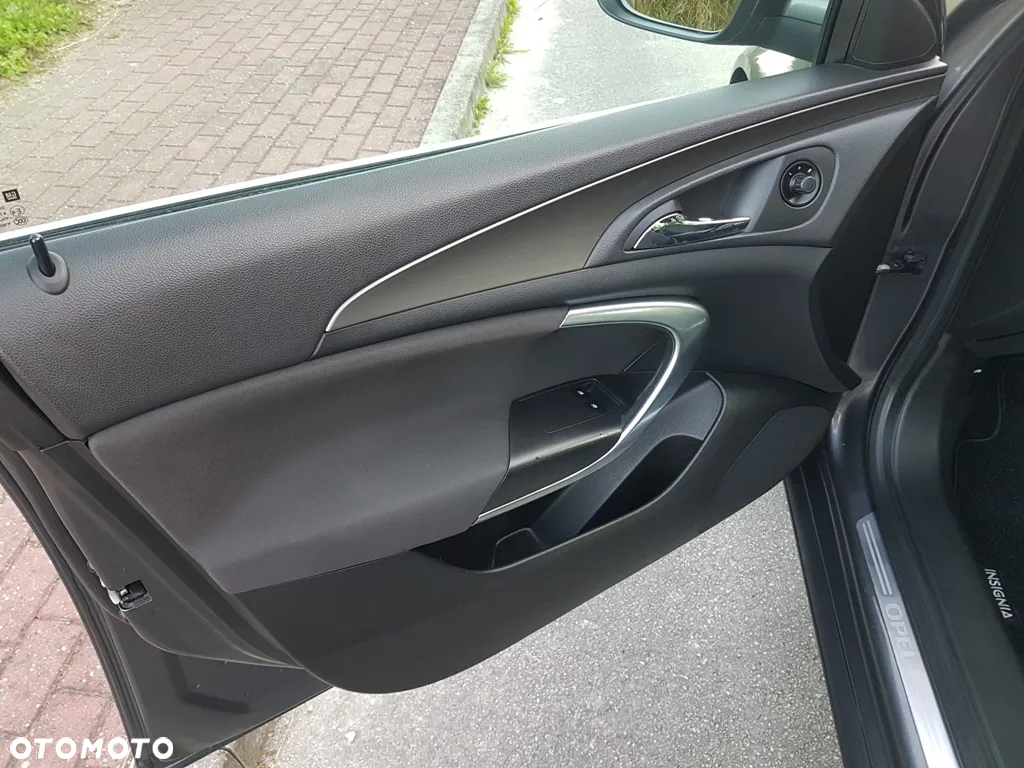 Opel Insignia 1.8 Cosmo - 23