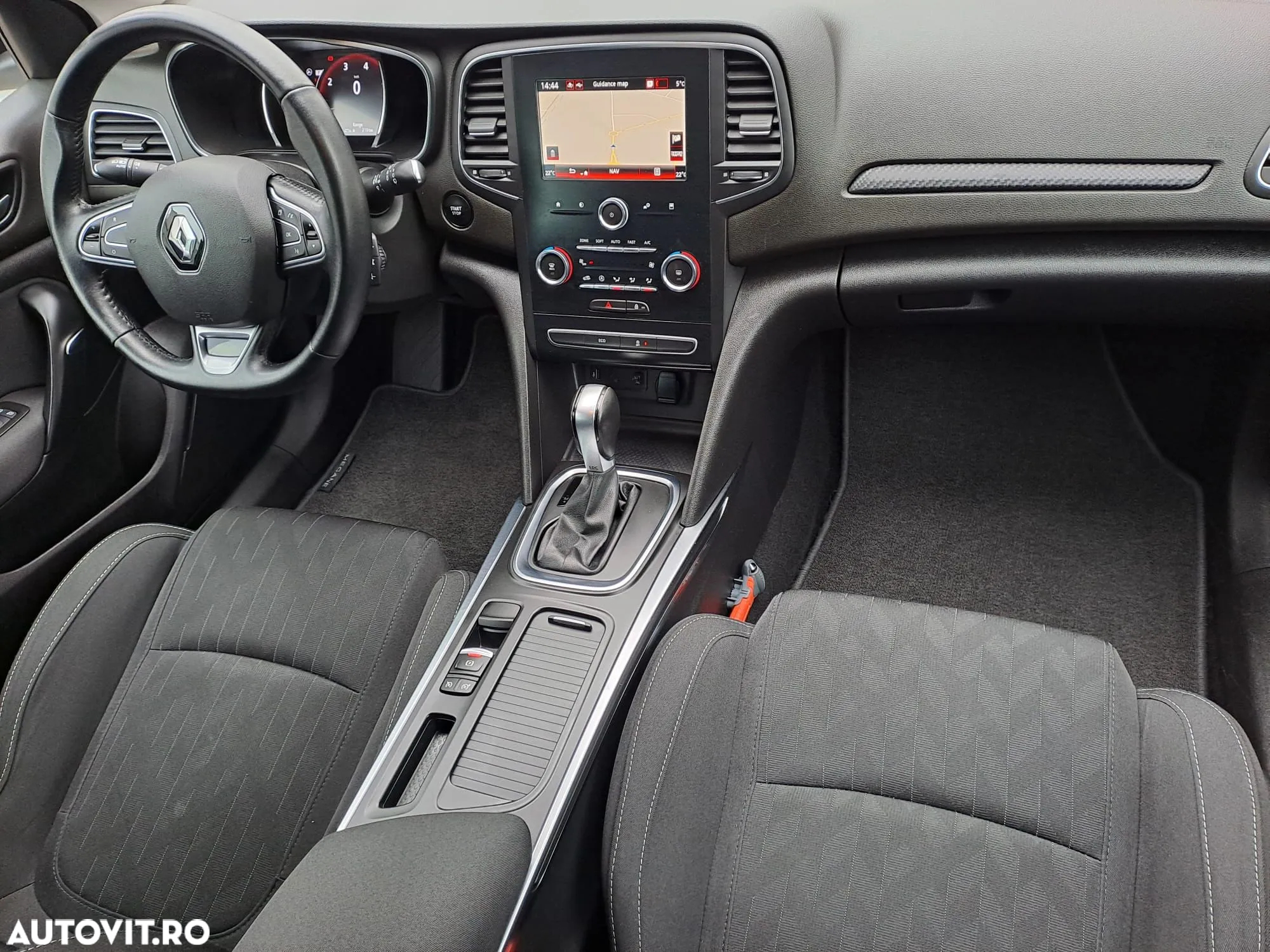 Renault Megane Grandtour ENERGY TCe 140 EDC LIMITED - 11