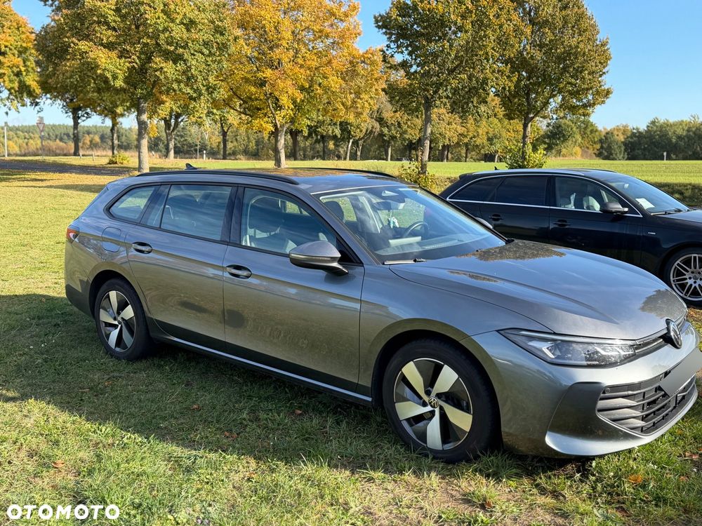 Volkswagen Passat - 11