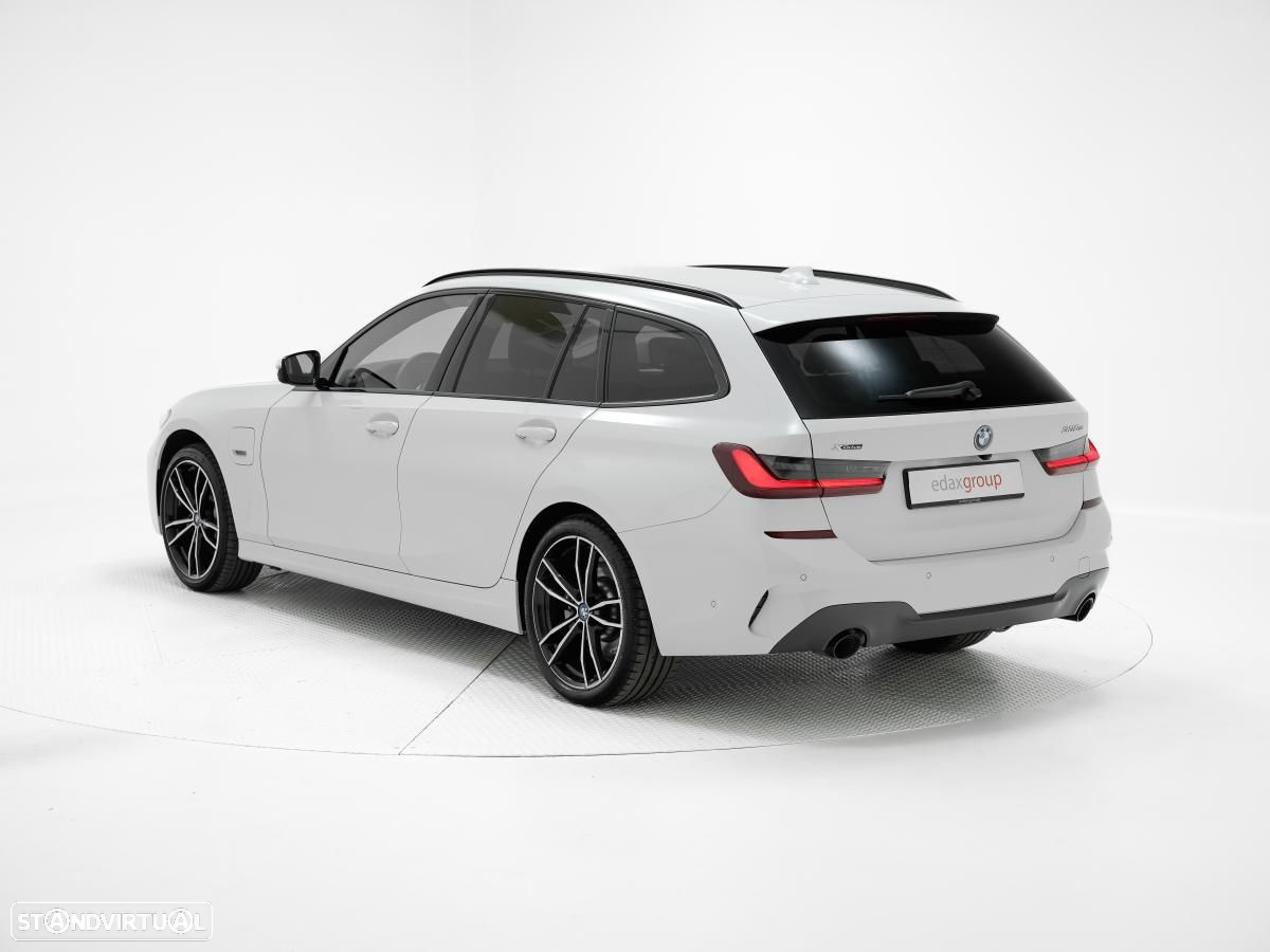 BMW 330 e Touring Pack M Auto - 4
