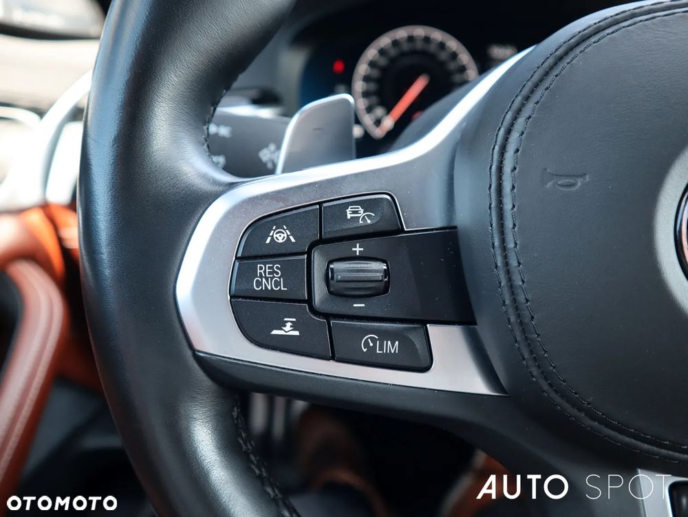 BMW Seria 5 M550d xDrive - 22