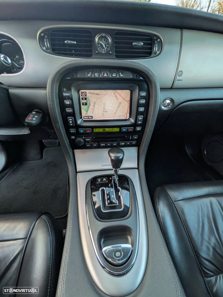 Jaguar XJ XJ6 2.7 D V6 Executive - 37