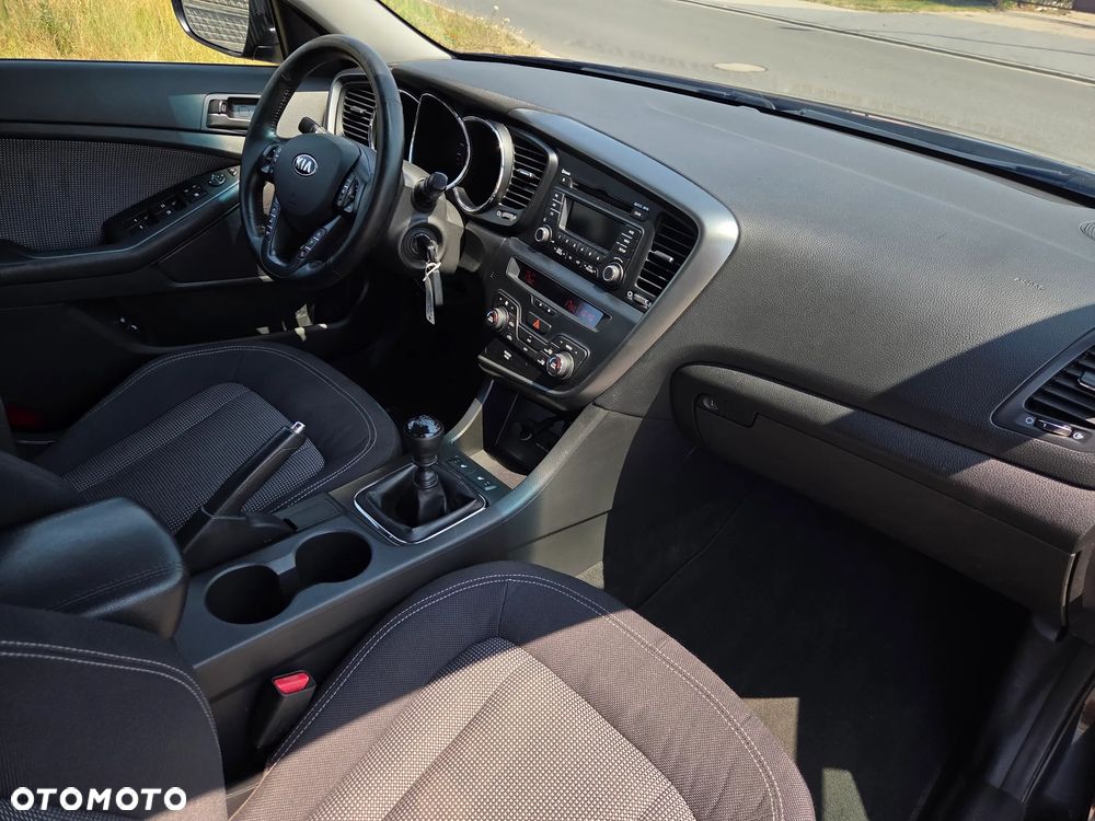 Kia Optima 2.0 M - 11