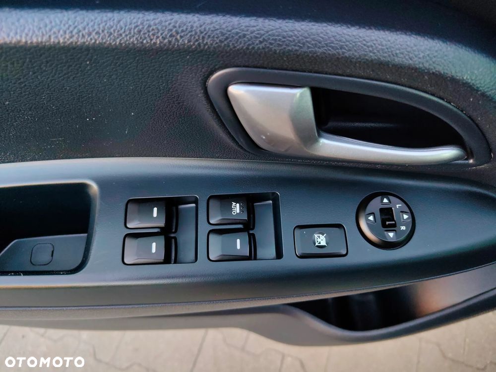 Kia Rio 1.4 Fifa World Cup Edition - 31