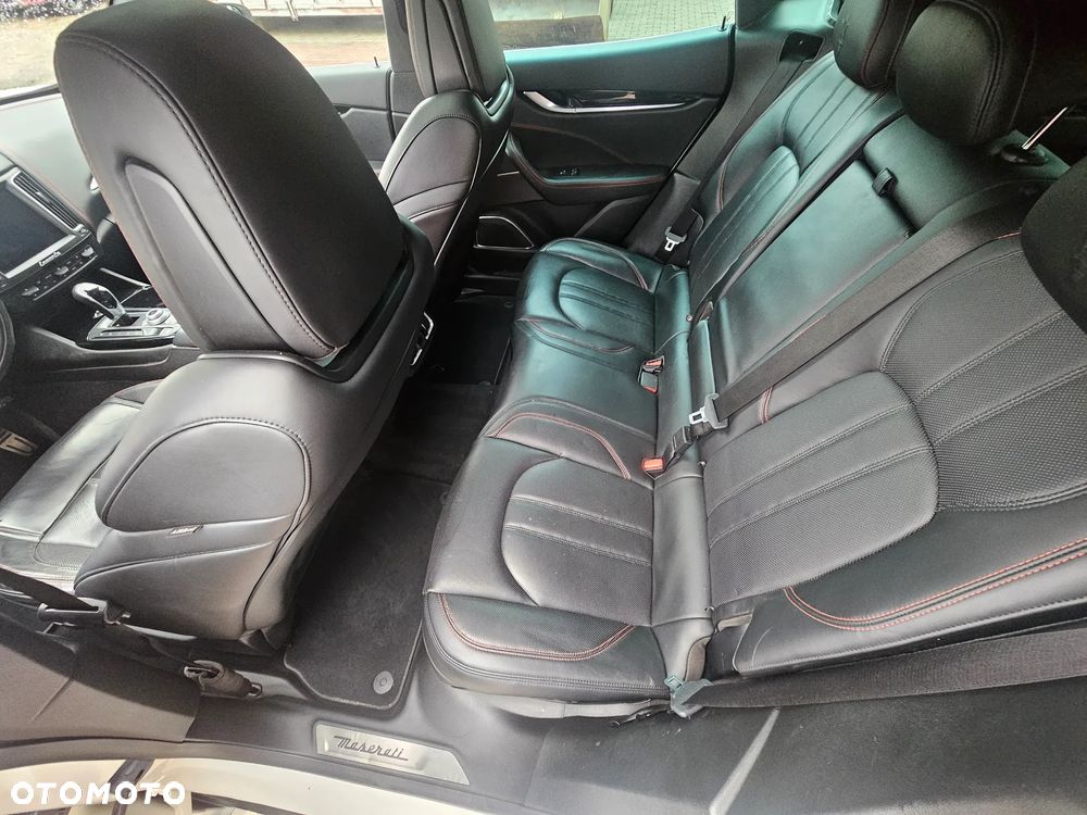 Maserati Levante S Q4 GranSport - 11