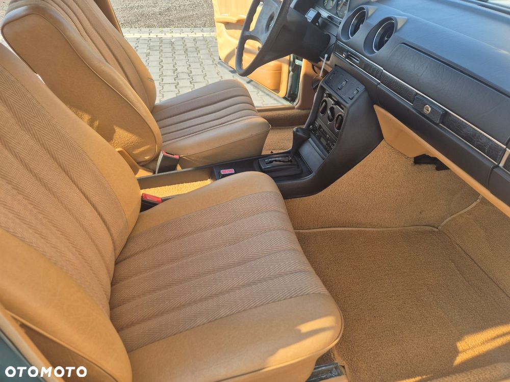 Mercedes-Benz W123 - 10