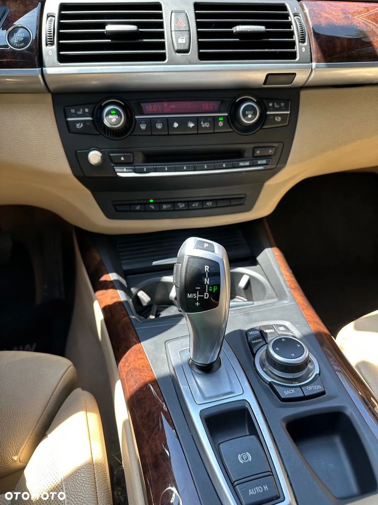 BMW X5 xDrive35i - 11