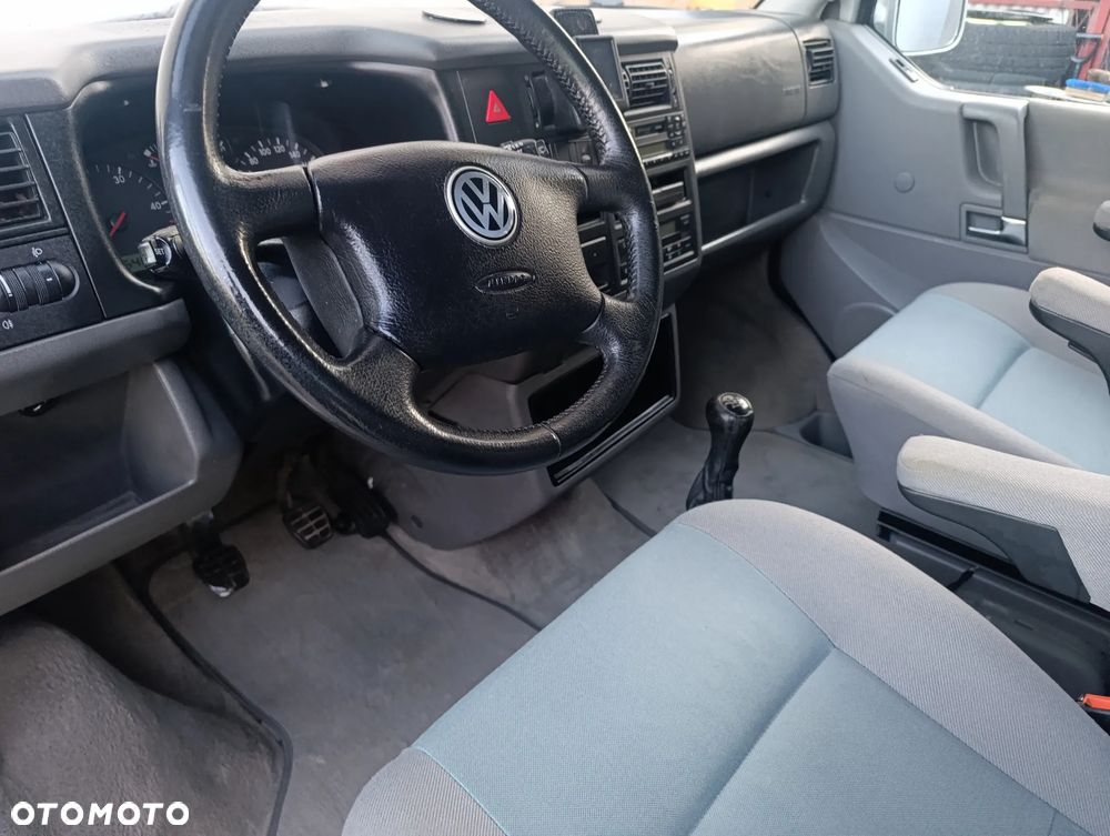 Volkswagen Multivan - 11