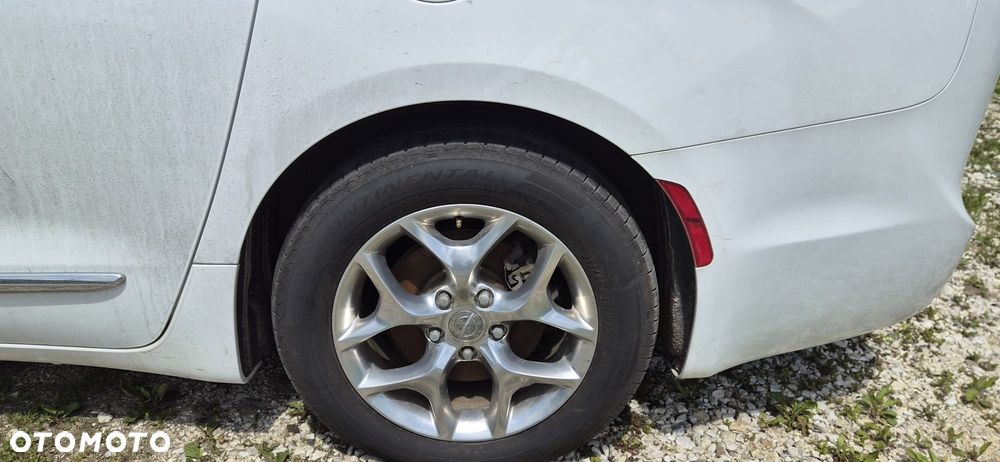 Chrysler Pacifica - 28