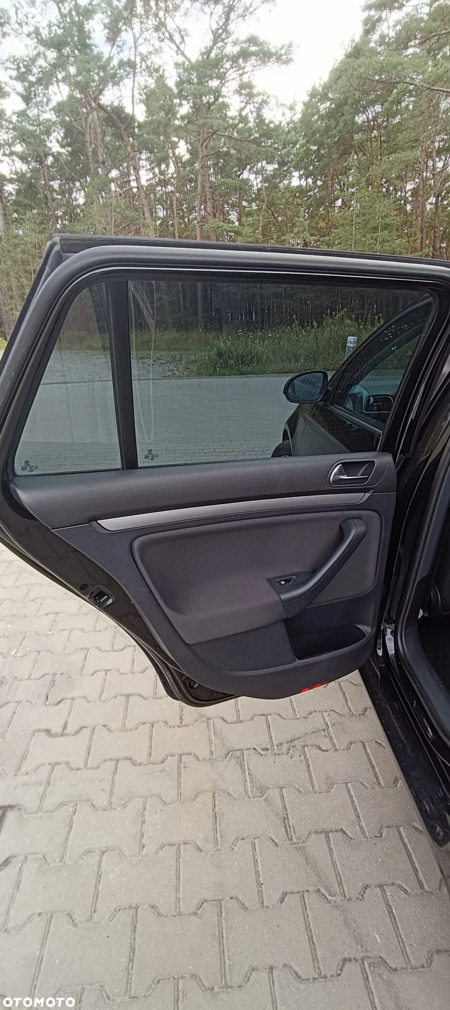 Volkswagen Golf 1.6 TDI DPF Comfortline - 17