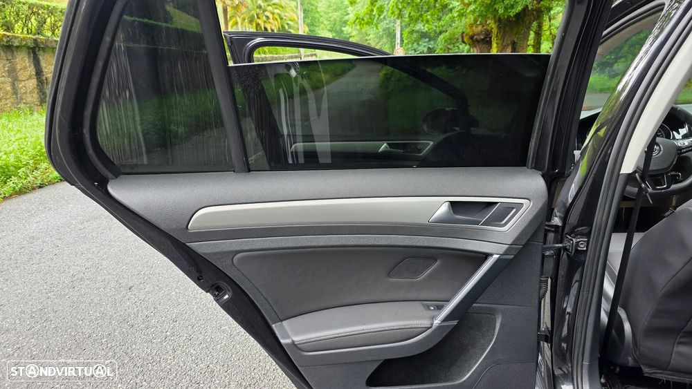 VW Golf 1.6 TDi R-Line - 33