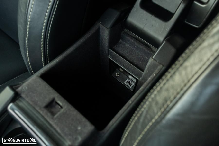 Volvo XC 60 2.0 D3 Drive R-Design 85 Anos Start/Stop - 45