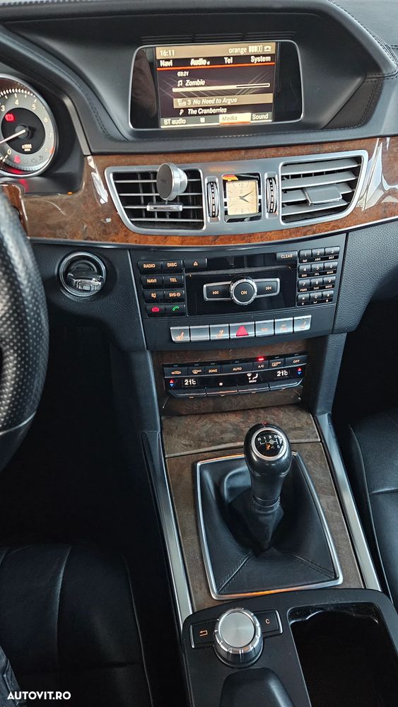 Mercedes-Benz E - 22