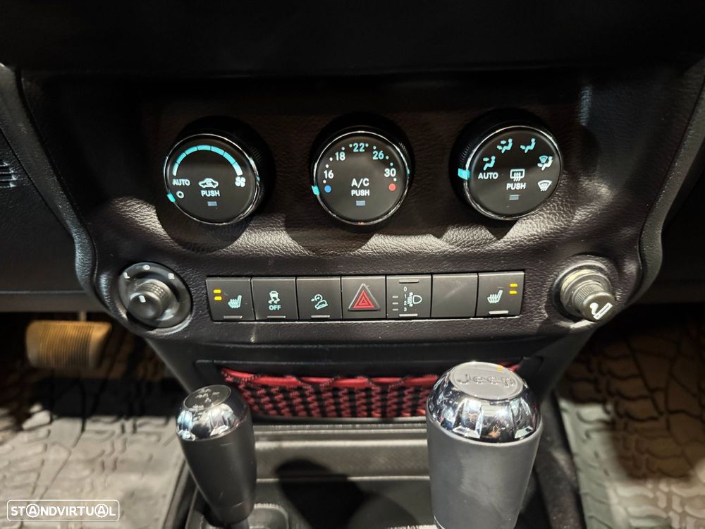Jeep Wrangler - 38