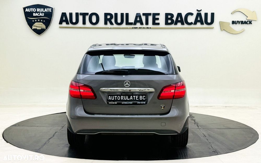Mercedes-Benz B 180 - 11