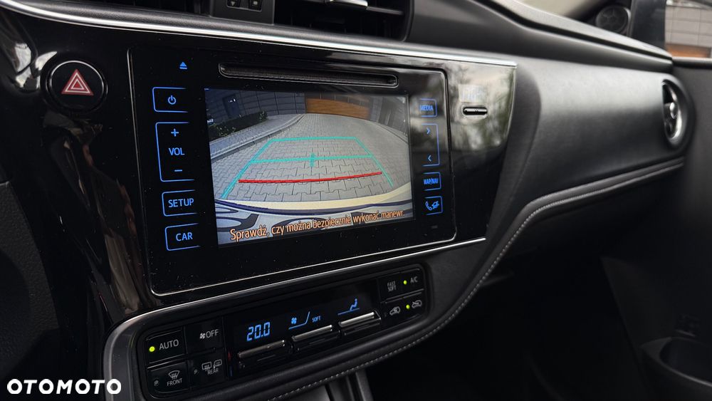 Toyota Auris - 11