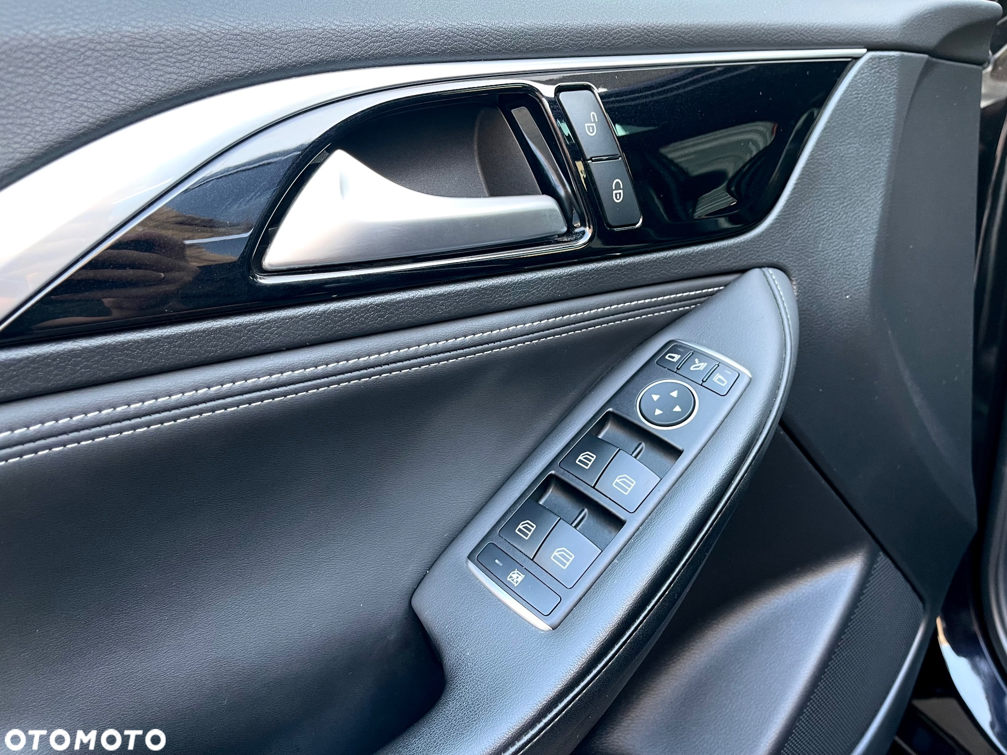 Infiniti Q30 2.0t Sport AWD 7DCT - 24