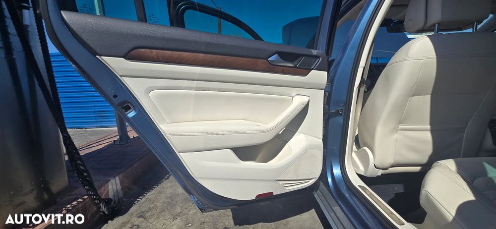Volkswagen Passat Alltrack - 12