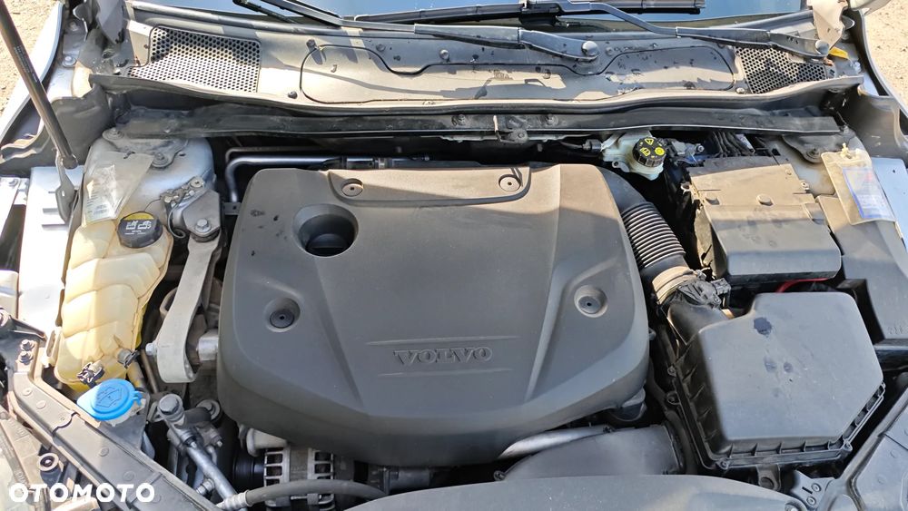 Volvo V40 D2 - 24