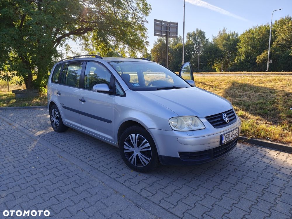Volkswagen Touran - 1