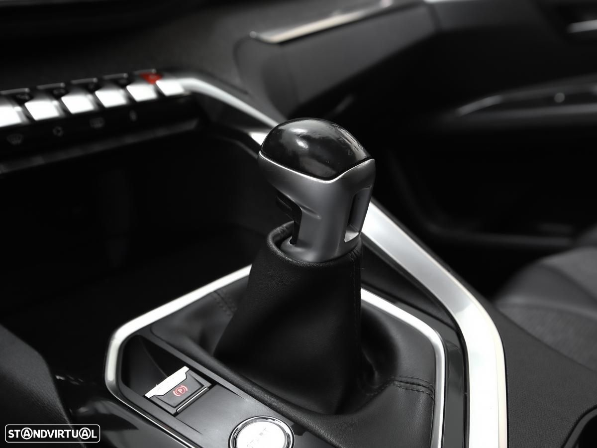 Peugeot 3008 1.2 PureTech Allure - 17