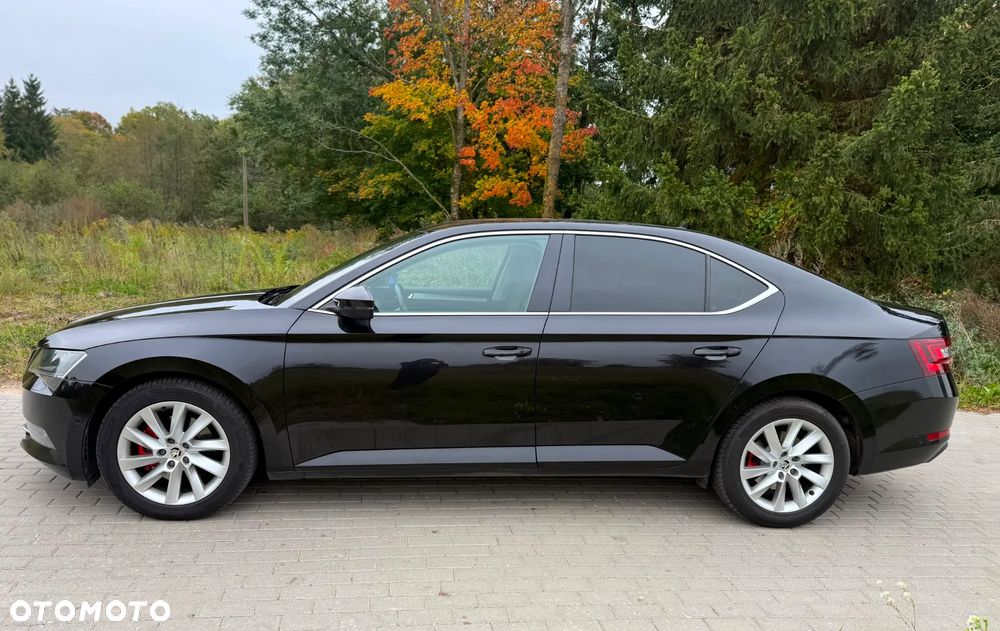 Skoda Superb 2.0 TDI Sportline DSG - 5