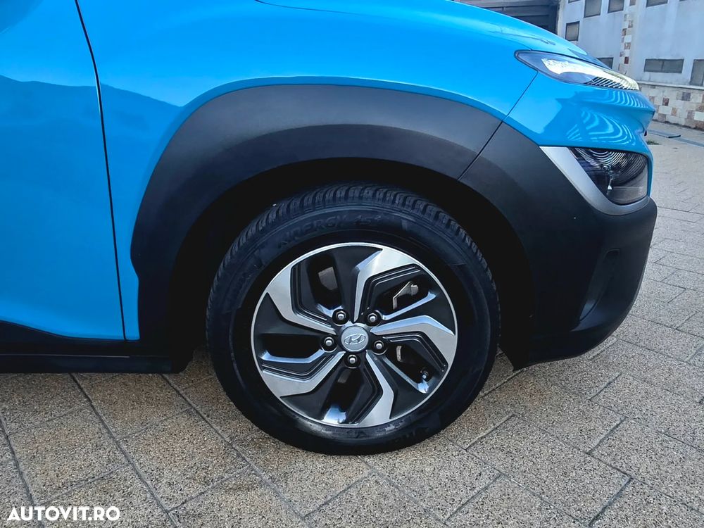 Hyundai KONA - 11