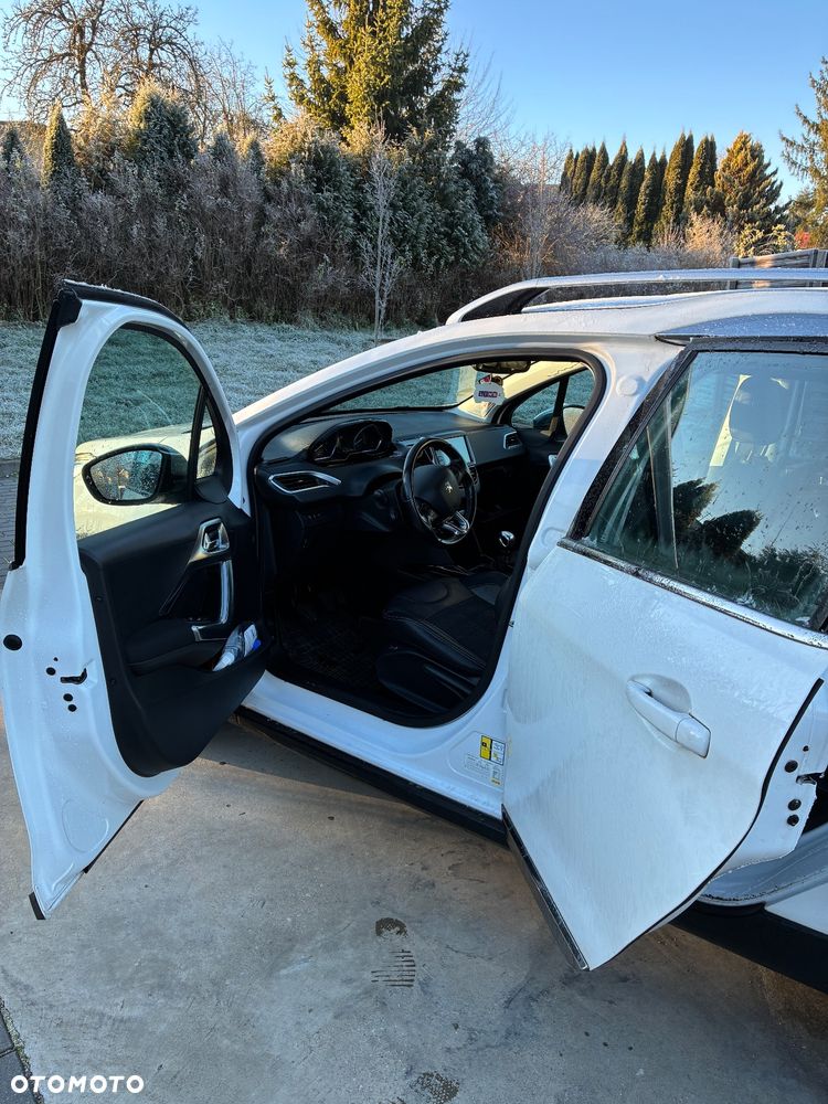 Peugeot 2008 PureTech 130 GPF Stop&Start Allure - 5