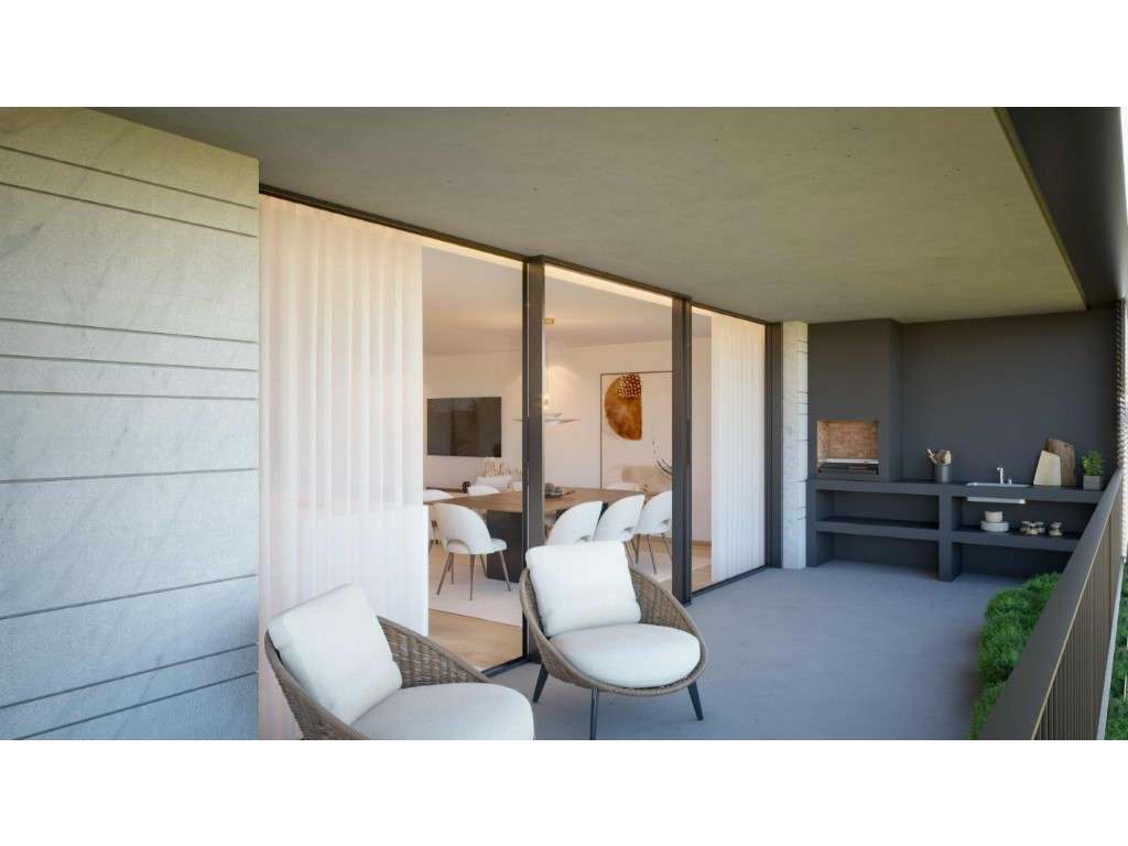 Apartamento T3, novo, varanda com churrasqueira e lavandaria; pisci...