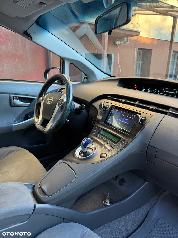 Toyota Prius - 12
