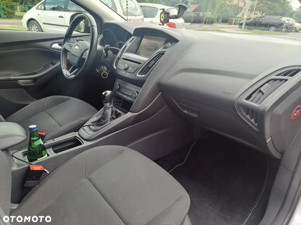 Ford Focus 1.6 SYNC Edition - 6
