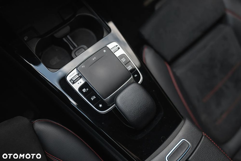Mercedes-Benz Klasa A 200 AMG Line 7G-DCT - 24
