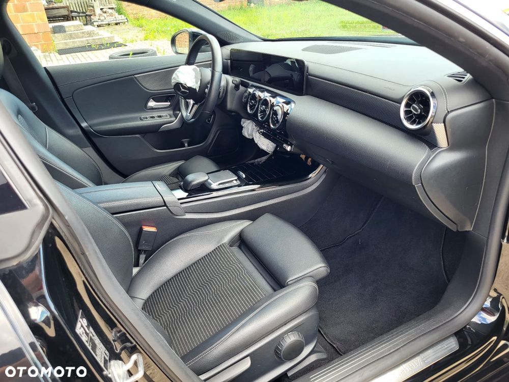 Mercedes-Benz CLA 180 7G-DCT Progressive Line Advanced - 12