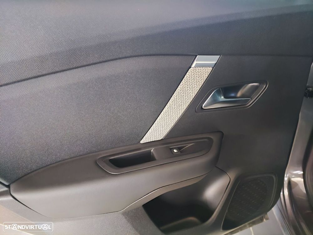 Citroën C4 X 1.5 BlueHDi Max EAT8 - 27