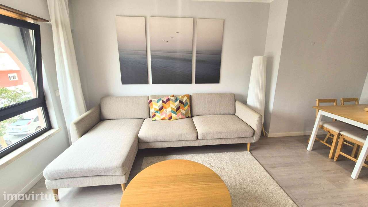 T2 Luminoso, Mobilado e Renovado | Nova SBE | 5 min Praia Carcavelos - Grande imagem: 4/15