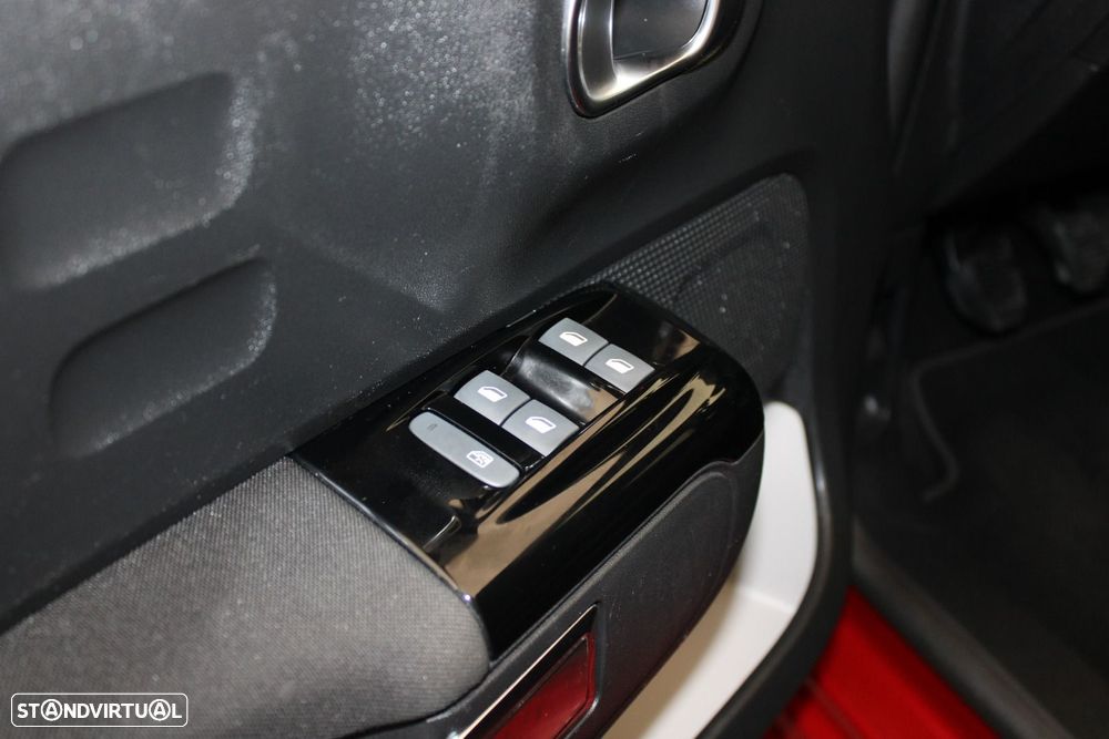 Citroën C3 1.2 PureTech Shine - 23