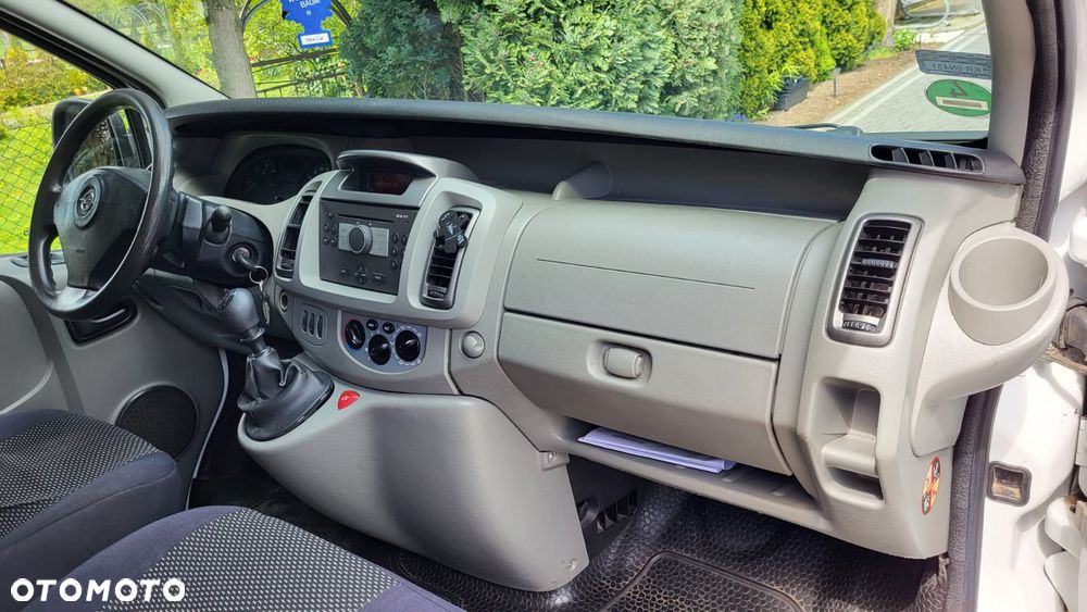 Opel Vivaro - 11