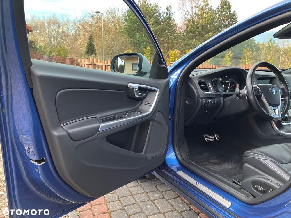 Volvo S60 T6 AWD Drive-E R-Design Momentum - 6