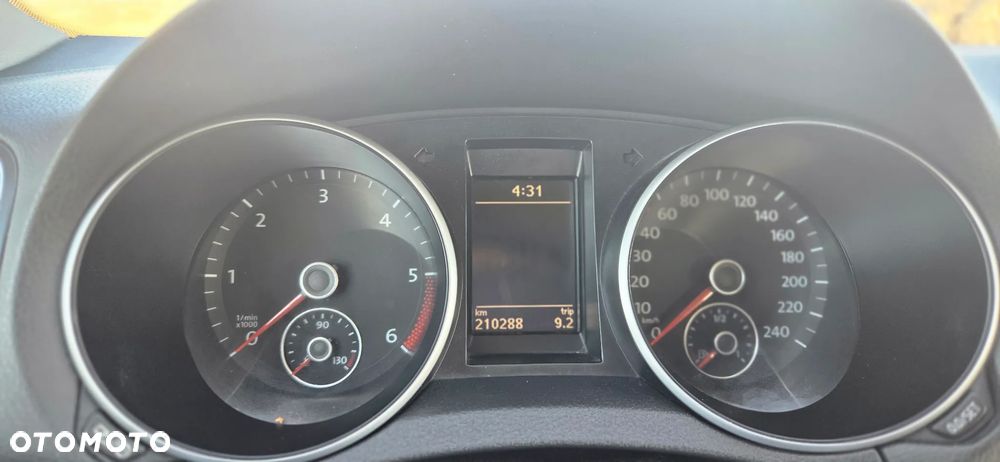 Volkswagen Golf - 20