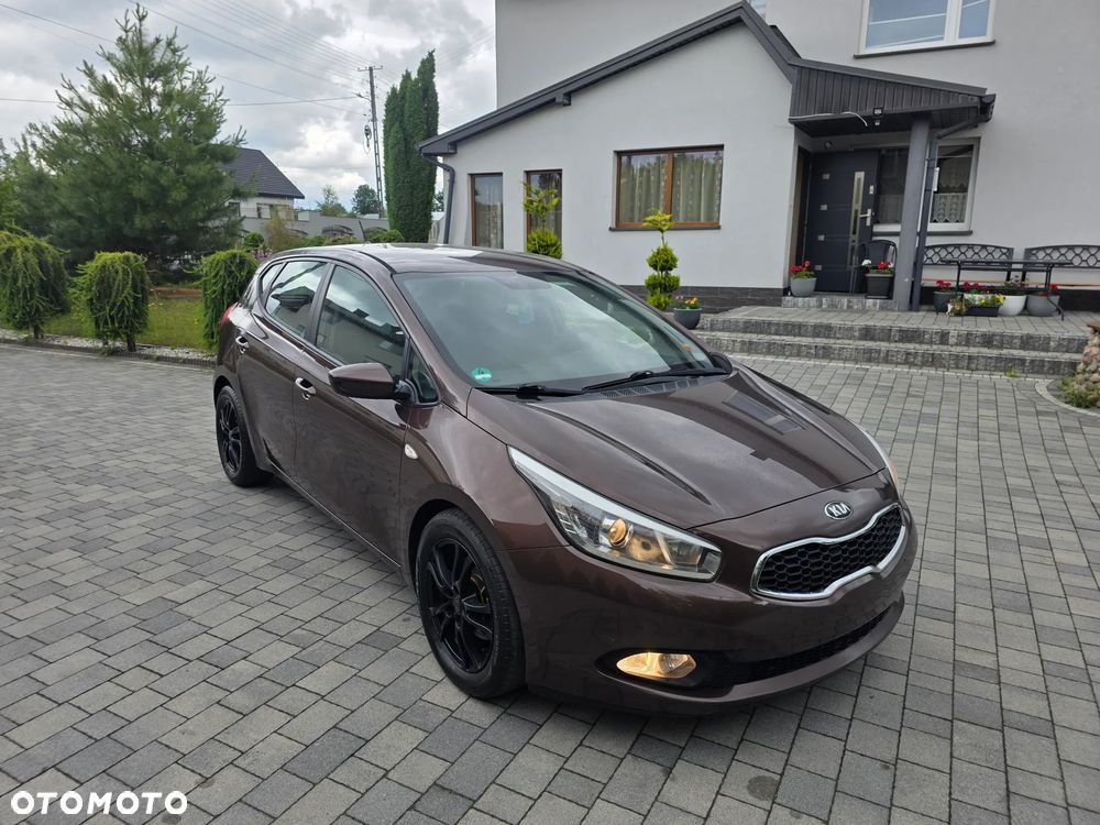 Kia Ceed 1.6 GDI Dream-Team Edition - 22