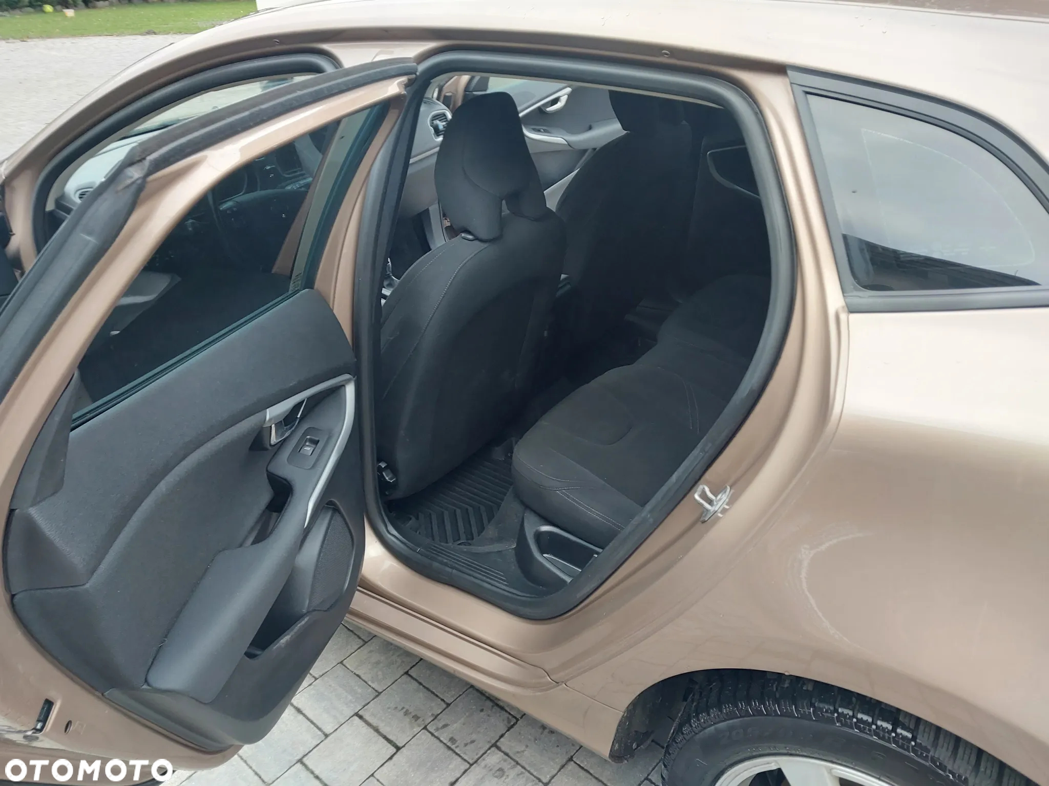 Volvo V40 D3 Geartronic - 19