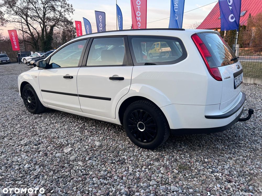 Ford Focus 1.4 Ambiente - 5