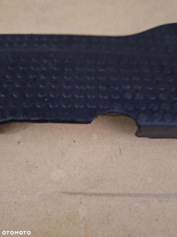 LISTWA OSŁONA ZAMKA BAGAŻNIKA VIVARO TRAFIC 8200041776 - 2