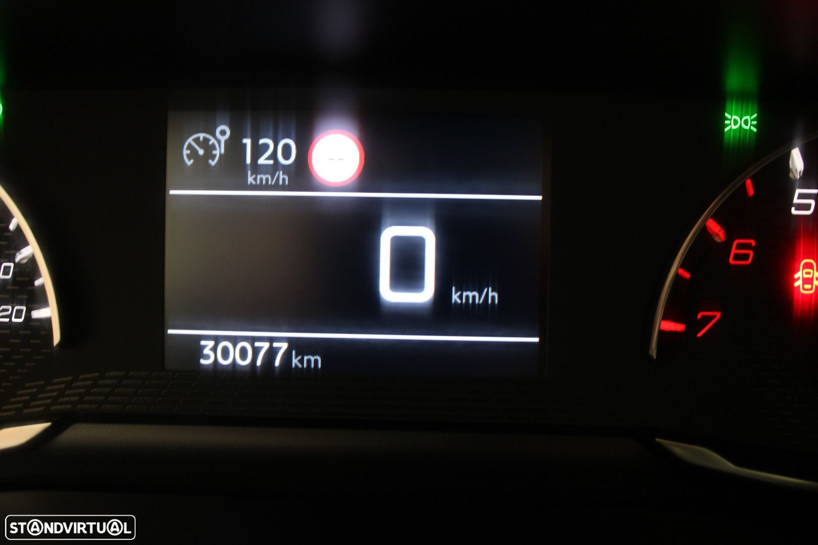 Peugeot 2008 1.2 PureTech Active - 28